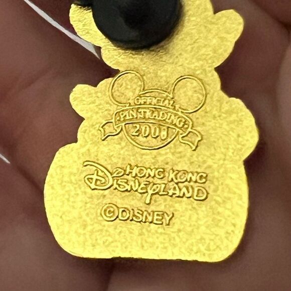 DISNEY Hong Kong Mickey Mouse as Robin Hood Rides A Cork Gold Tone Pin 2008 - Picture 2 of 8